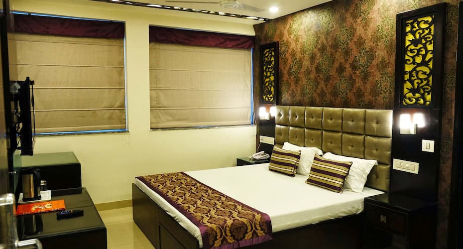 Hotel JH E18hteen, Chandigarh 4